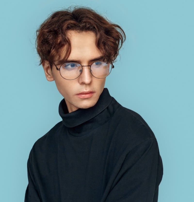 wavy hair men middle part short