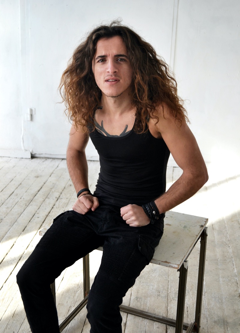 long curly hair men mane