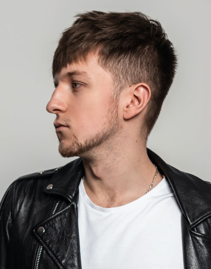 tapered haircut thin hair men