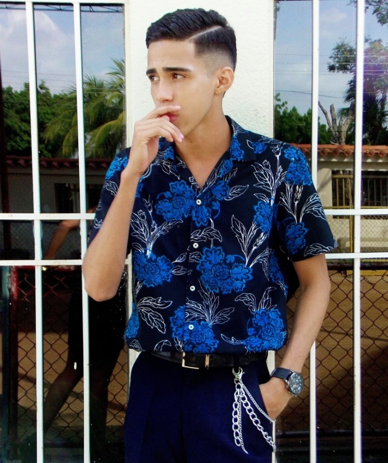 modern pompadour styling