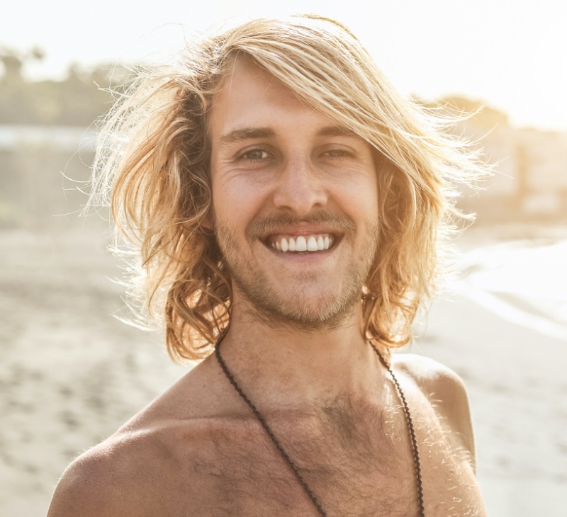 surfer hair men