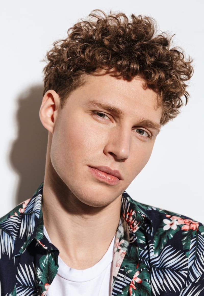 curly top haircut men