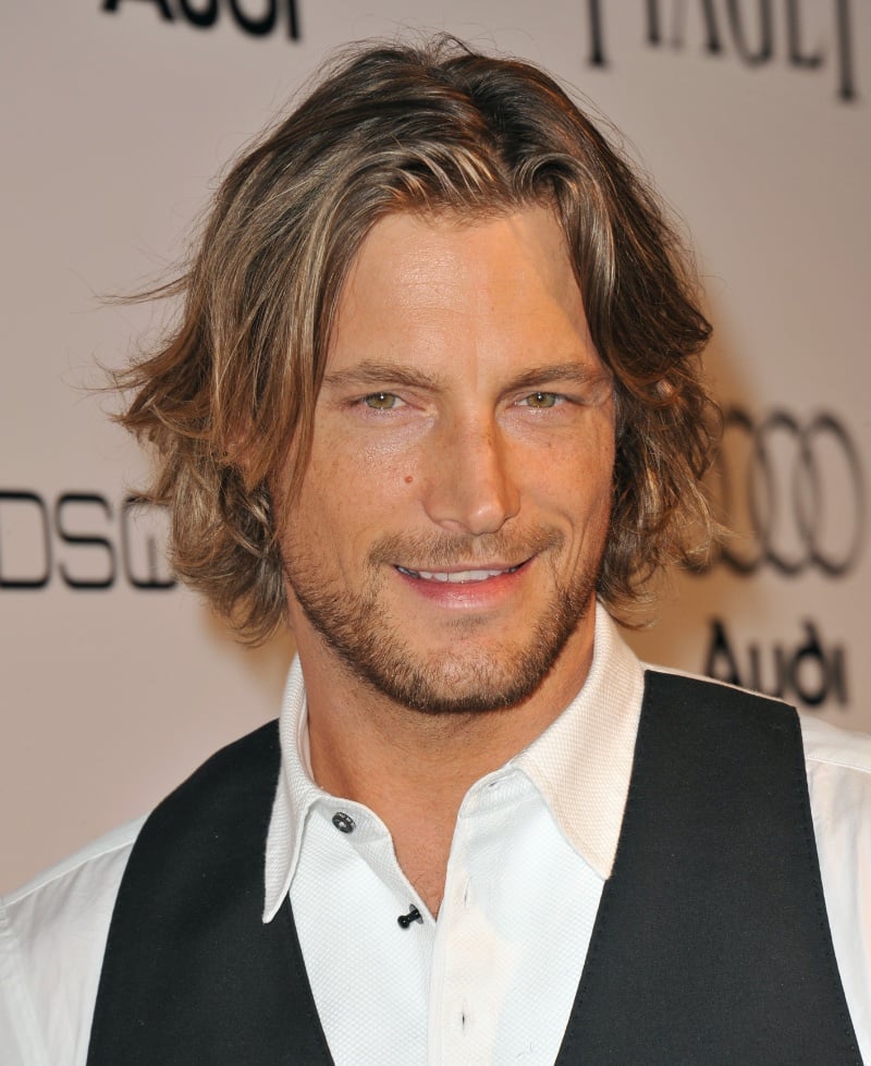 middle part flow haircut Gabriel Aubry