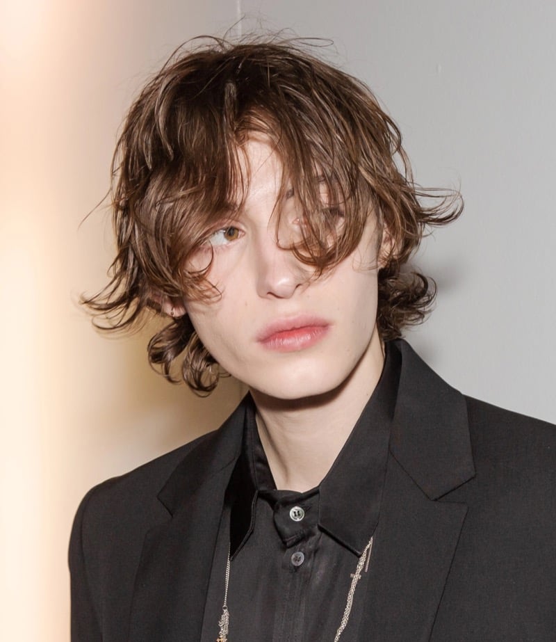 middle part wolf cut men