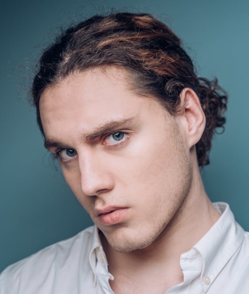 wavy man bun