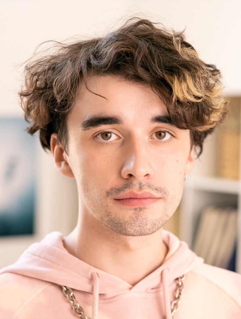 messy fringe wavy hair men